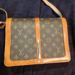Louis Vuitton Pattern crossbody bag